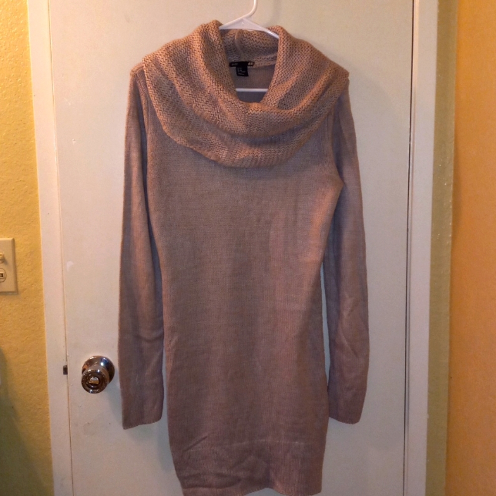H&M Basic Cowl Neck Sweater Dress 👗
